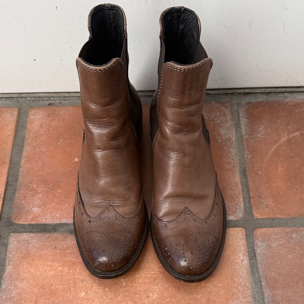Elegant Brown Leather Ankle Boots